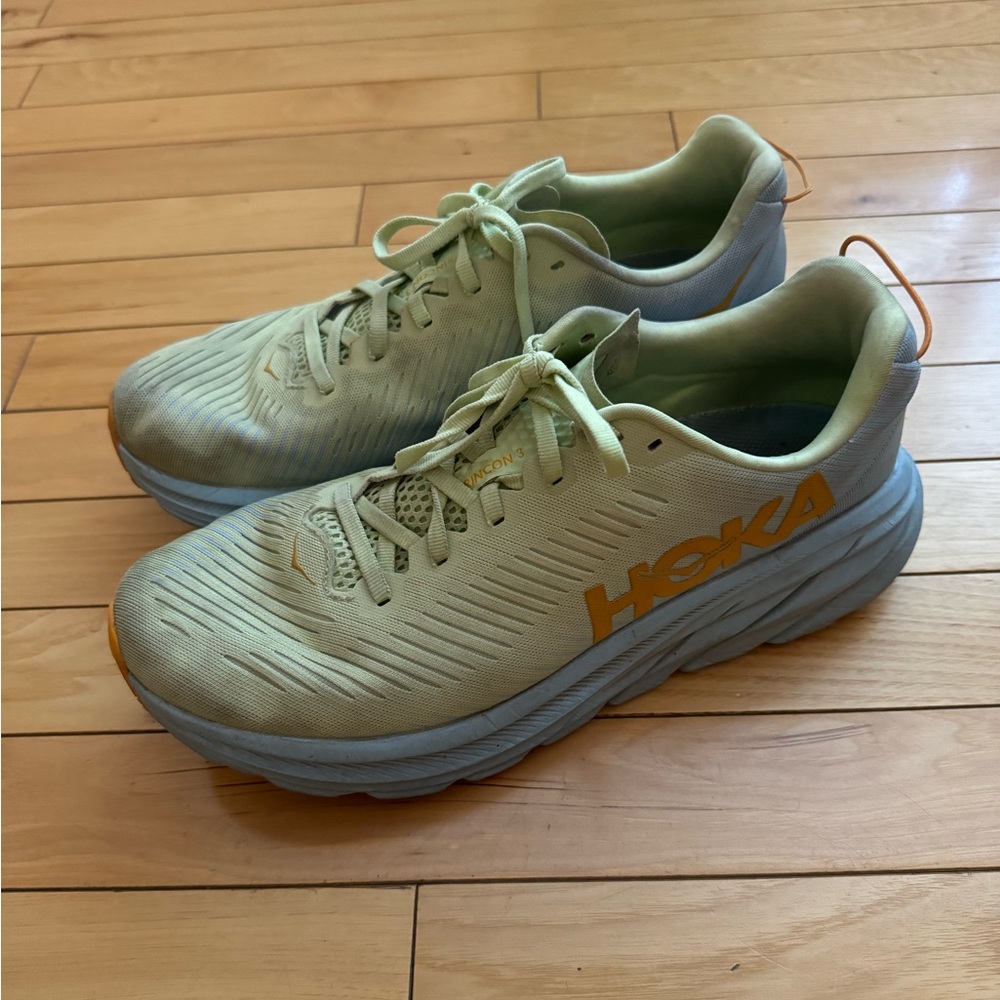 hoka women’s rival 3 size 10